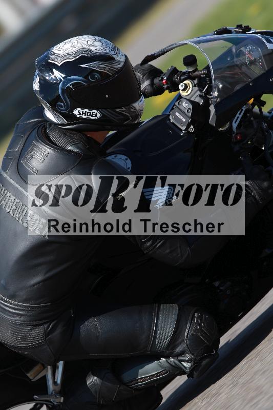 /Archiv-2022/07 16.04.2022 Speer Racing ADR/Gruppe gelb/backside